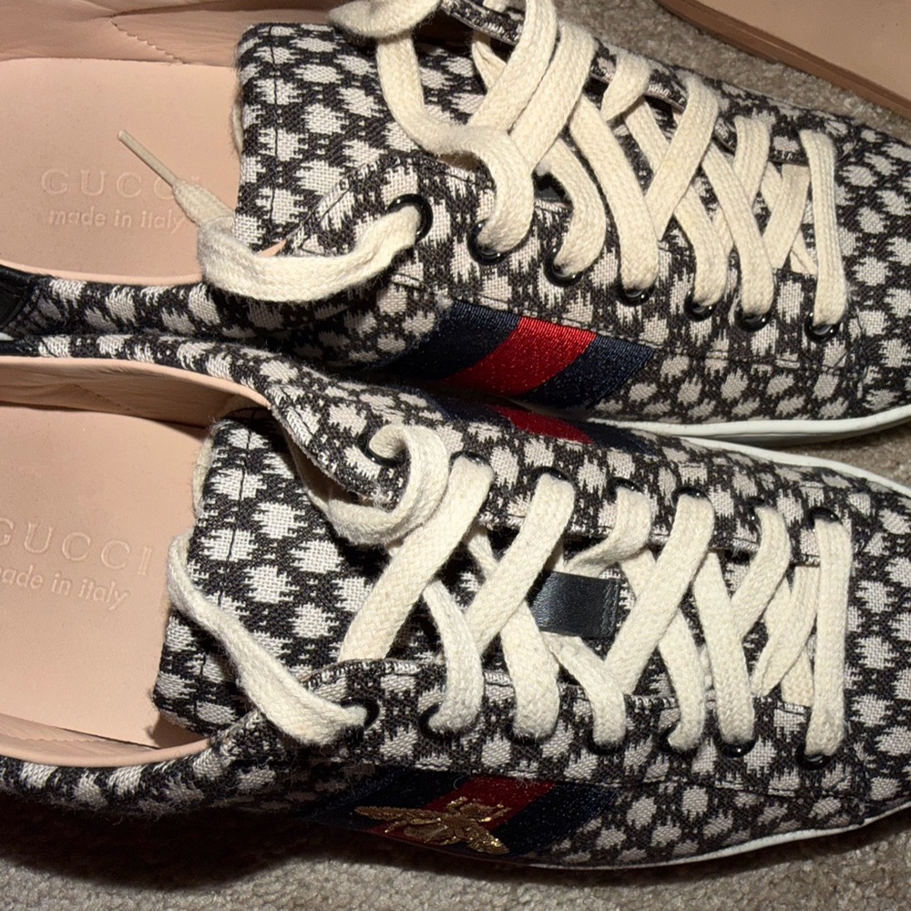 Men Gucci Black White Knit Sneakers with Red & Blue Stripe and Gold Bee